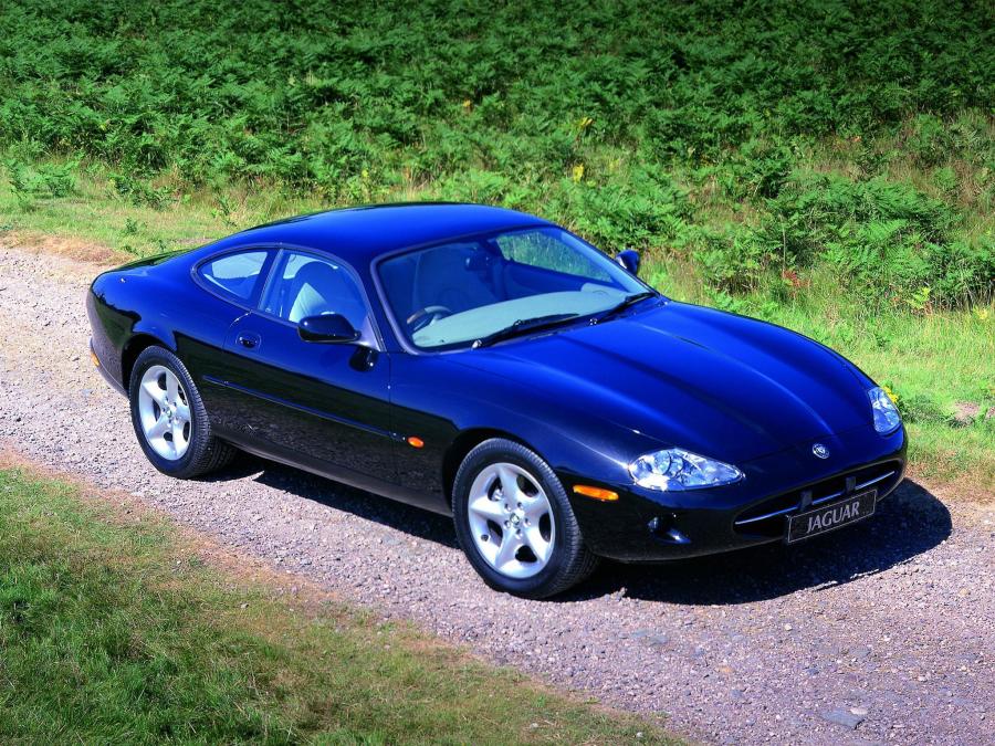  Jaguar XK8 Coupe 1996 года  (фото 13 из 26)